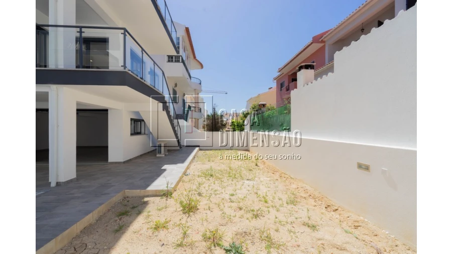 Moradia T4 para Venda em Charneca de Caparica e Sobreda Foto 86