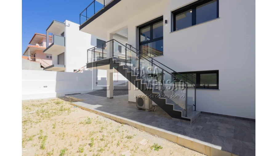 Moradia T4 para Venda em Charneca de Caparica e Sobreda Foto 87