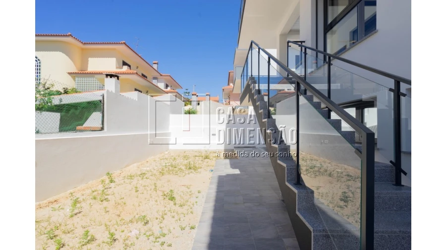 Moradia T4 para Venda em Charneca de Caparica e Sobreda Foto 89