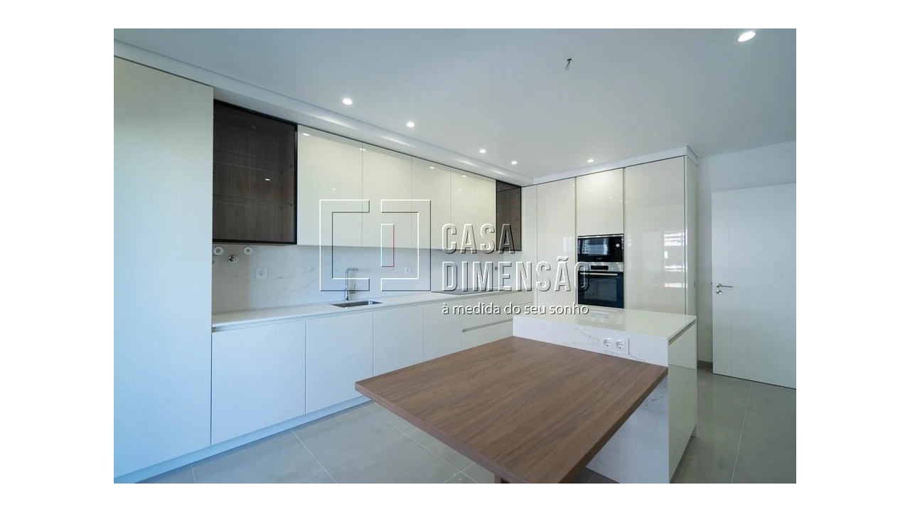 Apartamento T3 para Venda em Carnaxide e Queijas Foto 12