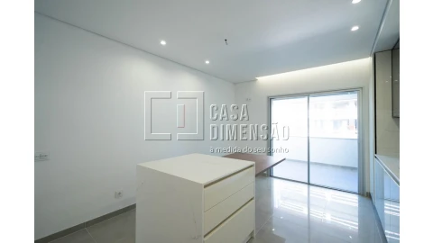Apartamento T3 para Venda em Carnaxide e Queijas