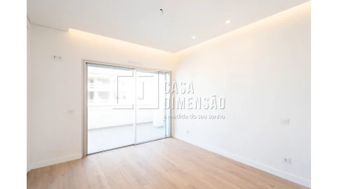 Apartamento T3 para Venda em Carnaxide e Queijas