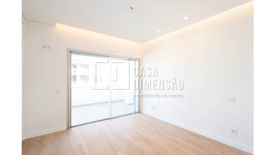 Apartamento T3 para Venda em Carnaxide e Queijas Foto 26