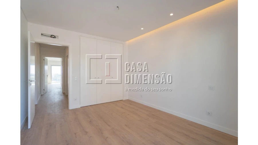 Apartamento T3 para Venda em Carnaxide e Queijas Foto 31