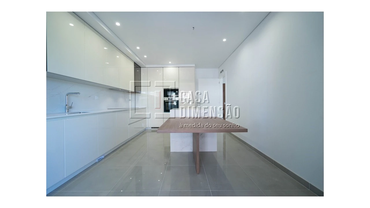 Apartamento T3 para Venda em Carnaxide e Queijas Foto 19