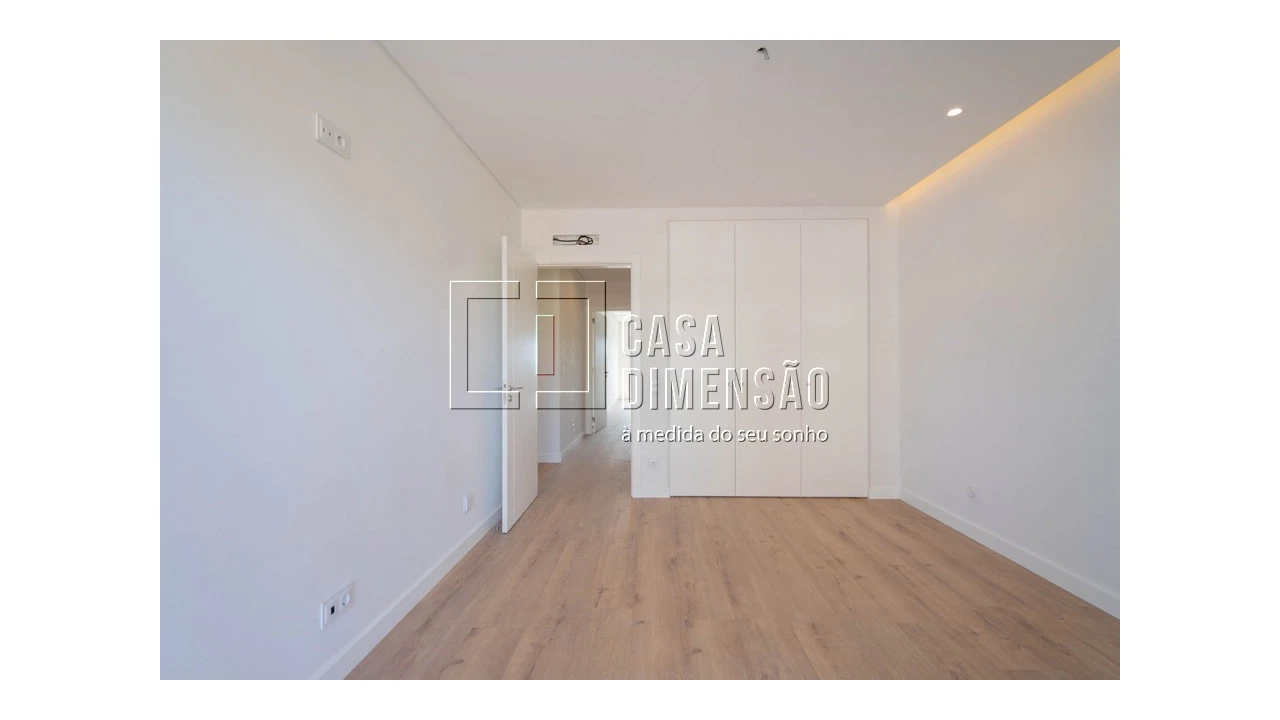 Apartamento T3 para Venda em Carnaxide e Queijas Foto 30