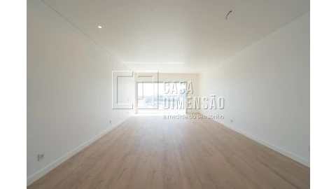 Apartamento T3 para Venda em Carnaxide e Queijas