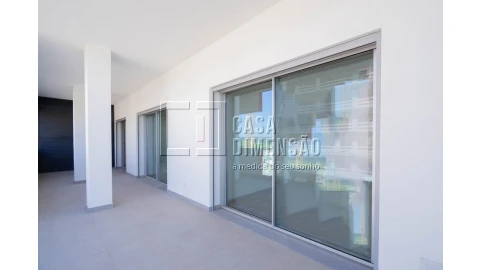 Apartamento T3 para Venda em Carnaxide e Queijas