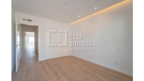 Apartamento T3 para Venda em Carnaxide e Queijas