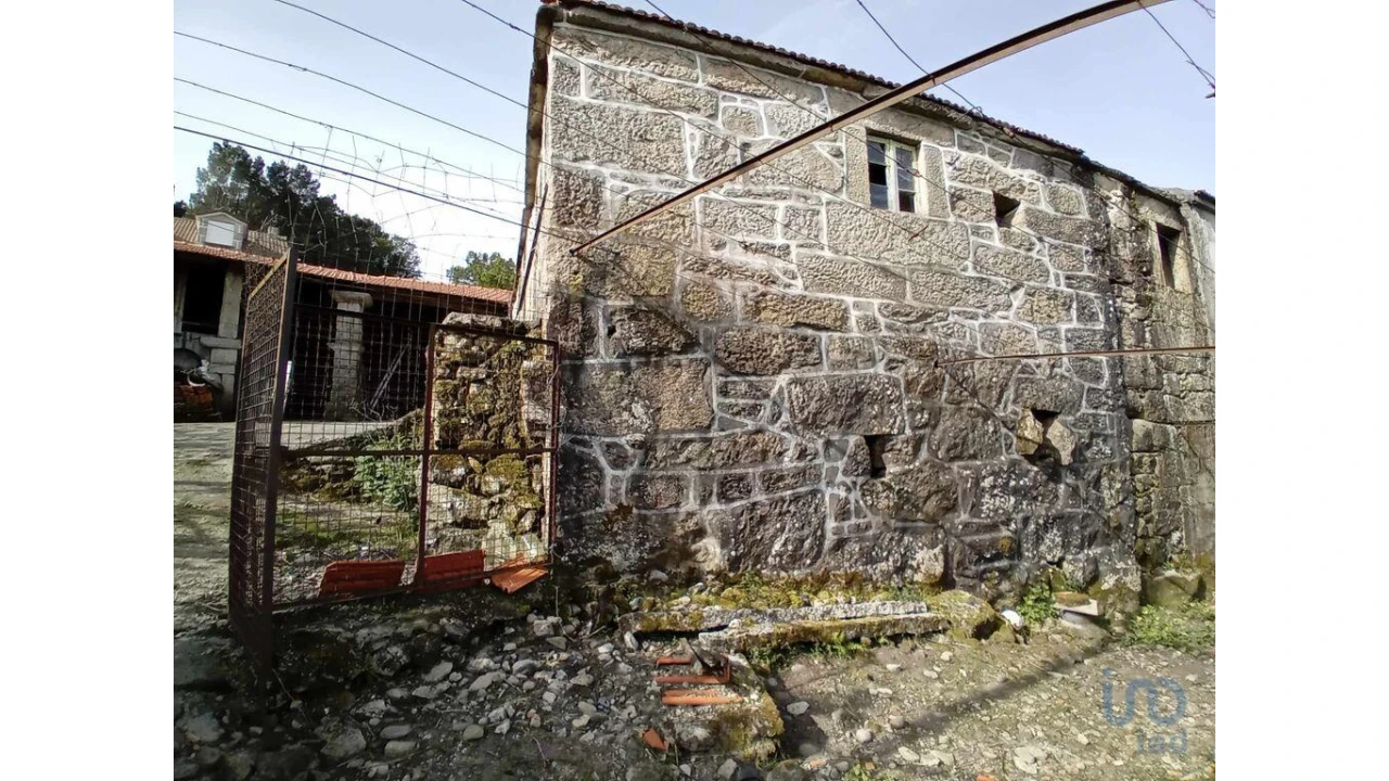 Moradia T2 para Venda em Parada do Monte e Cubalhão Foto 3