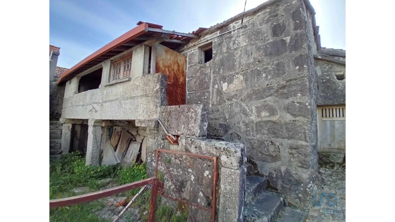 Moradia T2 para Venda em Parada do Monte e Cubalhão Foto 4