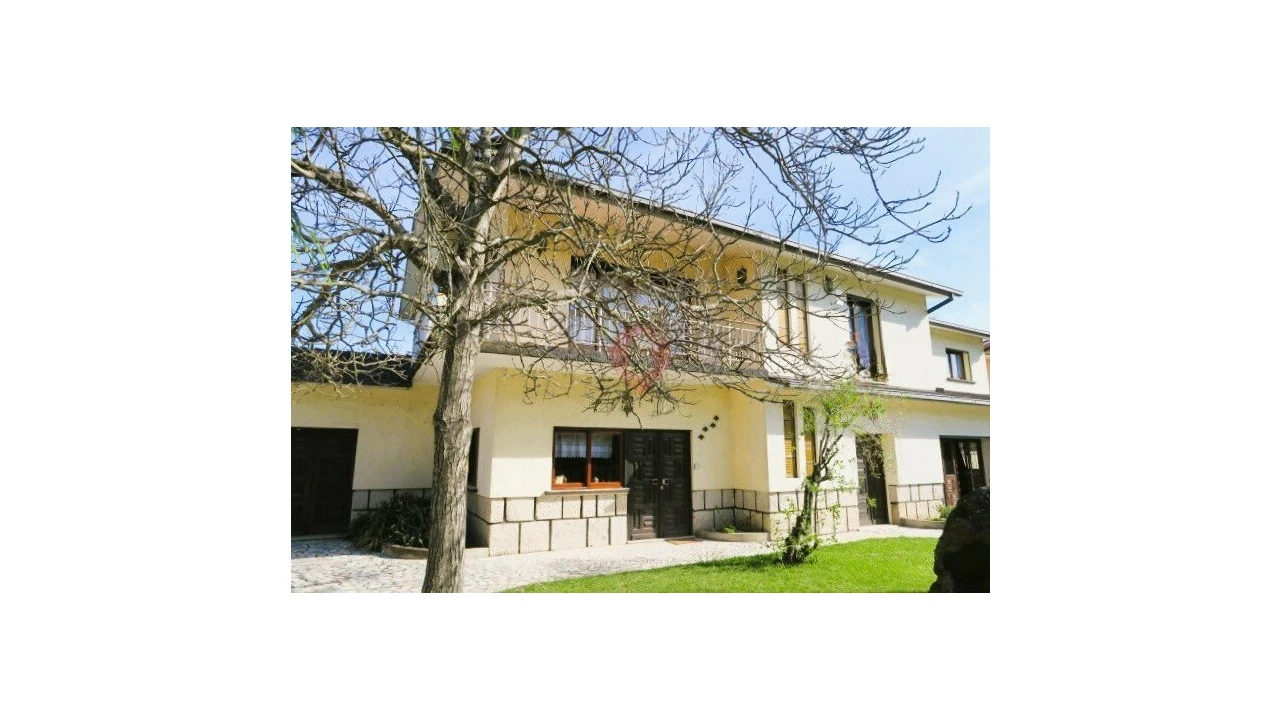 Moradia T4 para Venda em Barbeita Foto 3