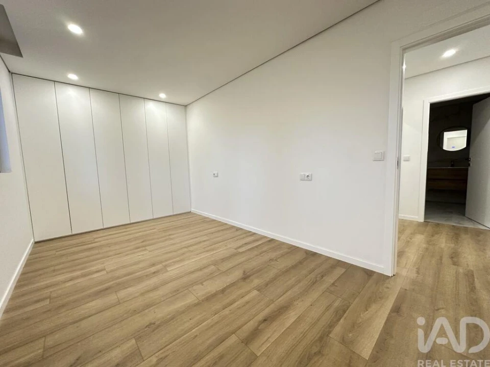 Moradia T2 para Venda em Lijo Foto 27