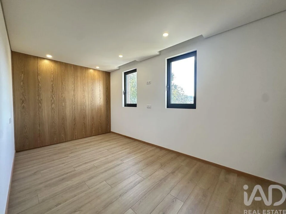 Moradia T2 para Venda em Lijo Foto 30