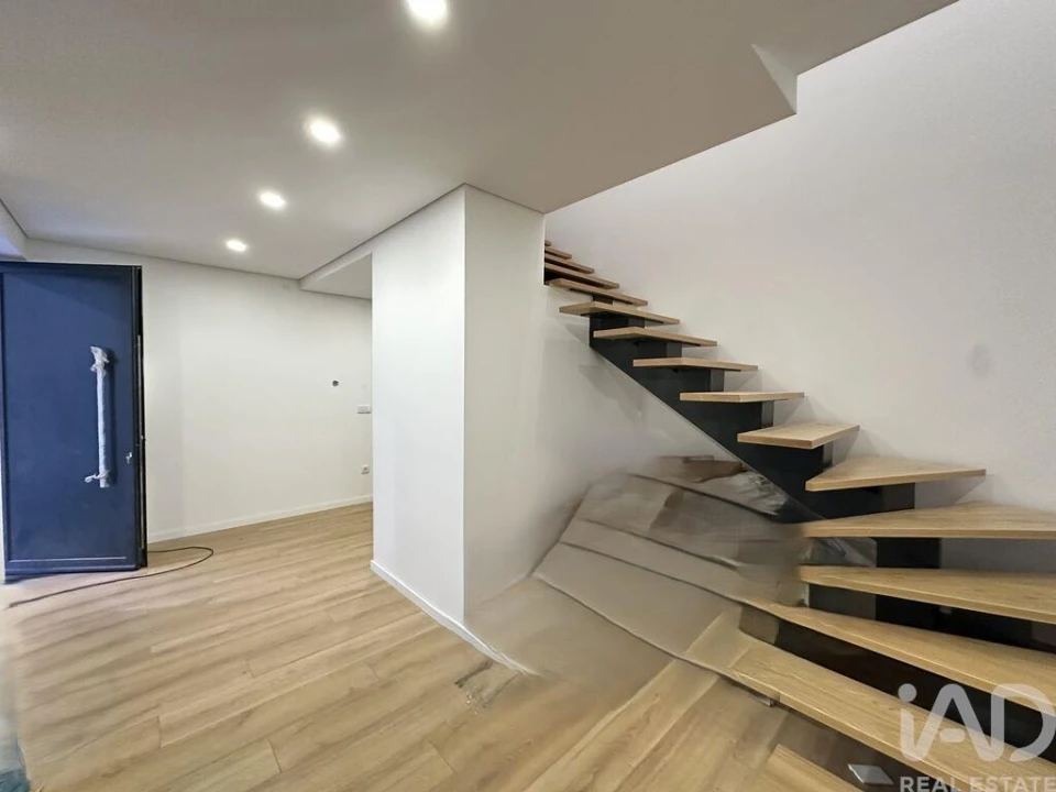 Moradia T2 para Venda em Lijo Foto 21