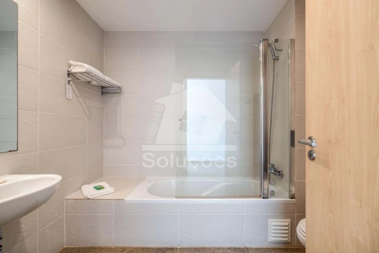 Apartamento T1 para Venda em Mexilhoeira Grande Foto 19