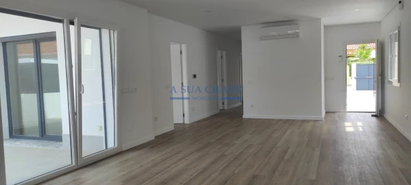 Moradia T4 para Venda em Azeitão (São Lourenço e São Simão)