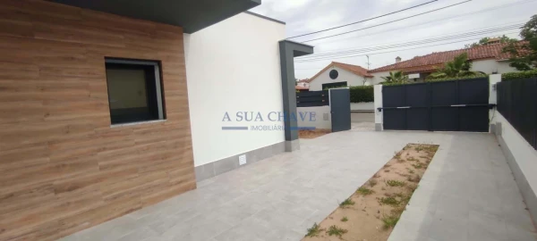 Moradia T4 para Venda em Azeitão (São Lourenço e São Simão)