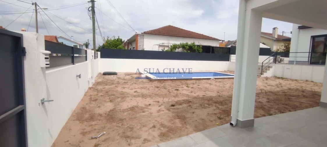 Moradia T4 para Venda em Azeitão (São Lourenço e São Simão) Foto 30