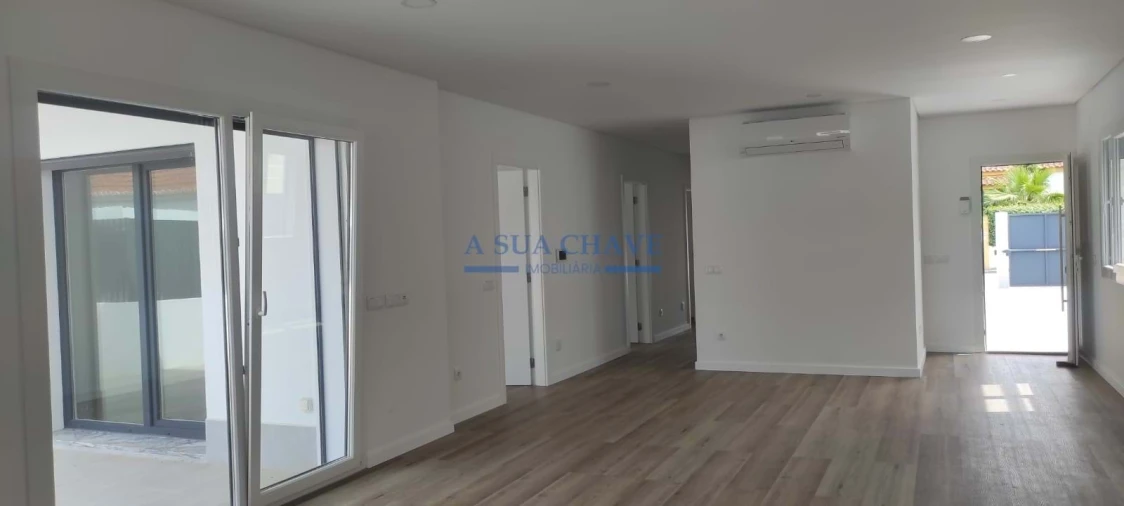 Moradia T4 para Venda em Azeitão (São Lourenço e São Simão) Foto 40
