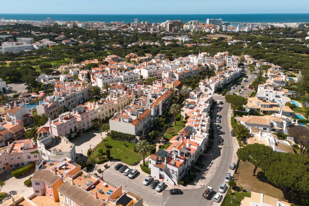 Apartamento para Arrendamento férias em Quarteira Foto 2