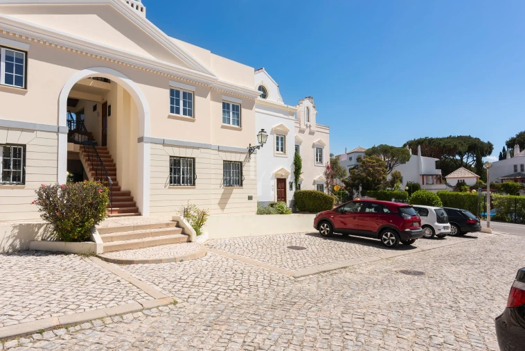 Apartamento para Arrendamento férias em Quarteira Foto 15