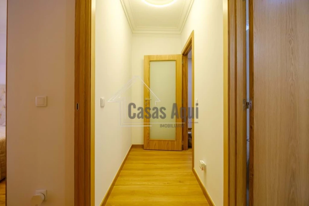 Apartamento T2 para Venda em Castêlo da Maia Foto 16
