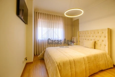Apartamento T2 para Venda em Castêlo da Maia