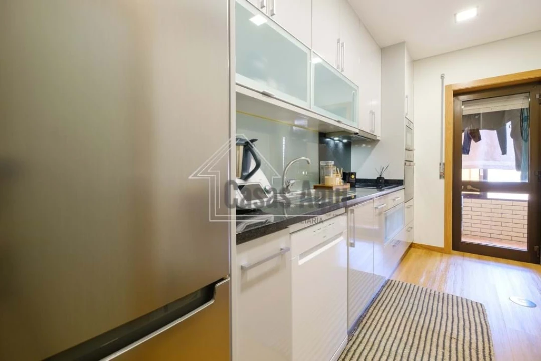 Apartamento T2 para Venda em Castêlo da Maia Foto 8