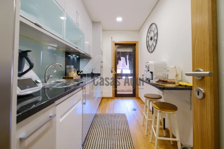 Apartamento T2 para Venda em Castêlo da Maia Foto 7