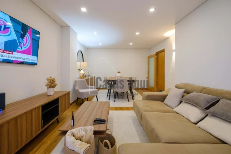 Apartamento T2 para Venda em Castêlo da Maia Foto 3