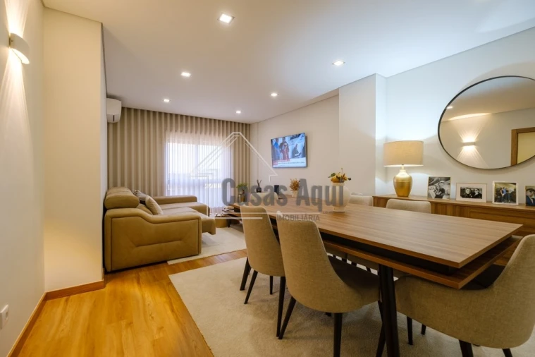 Apartamento T2 para Venda em Castêlo da Maia Foto 2