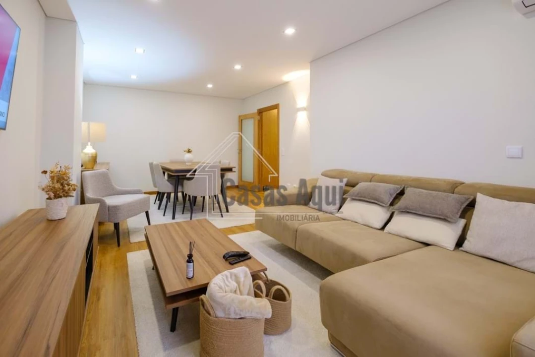 Apartamento T2 para Venda em Castêlo da Maia Foto 4