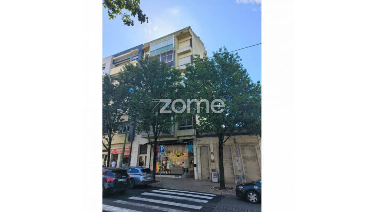 Apartamento T1 para Venda em Campo de Ourique Foto 2