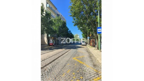 Apartamento T1 para Venda em Campo de Ourique