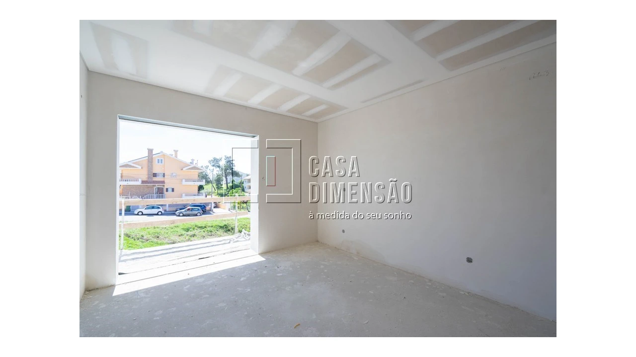Moradia T4 para Venda em Corroios Foto 13