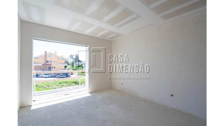 Moradia T4 para Venda em Corroios Foto 13