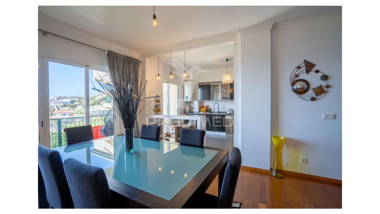 Apartamento T2 para Venda em Caniço Foto 3