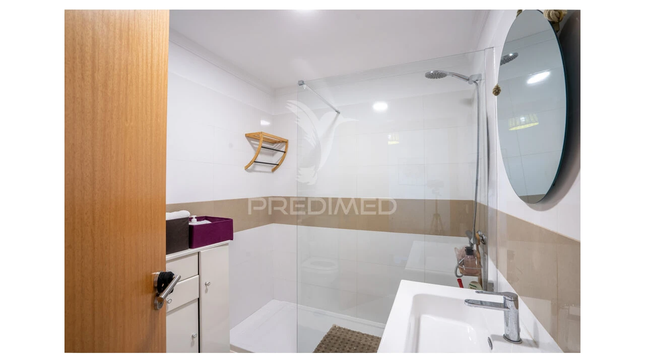 Apartamento T2 para Venda em Caniço Foto 13