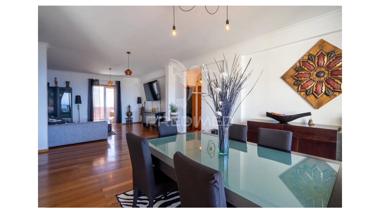 Apartamento T2 para Venda em Caniço Foto 2