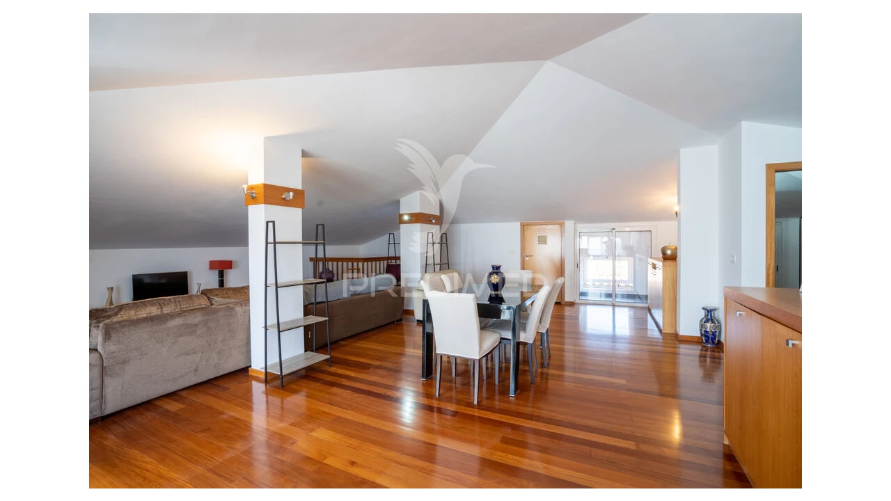 Apartamento T2 para Venda em Caniço Foto 9