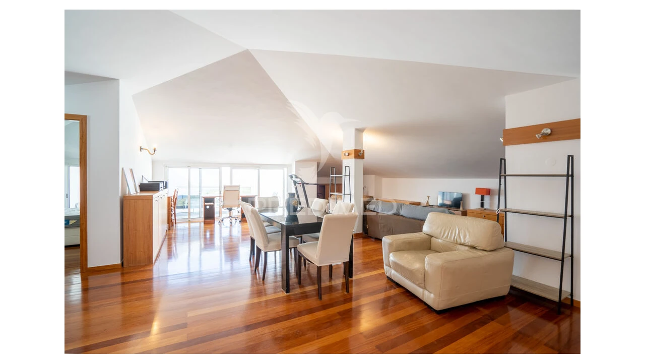 Apartamento T2 para Venda em Caniço Foto 8