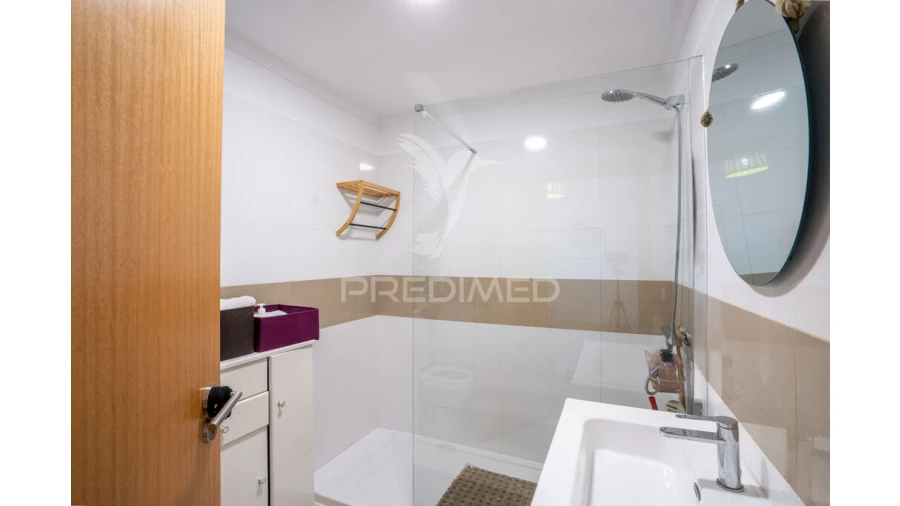 Apartamento T2 para Venda em Caniço Foto 13