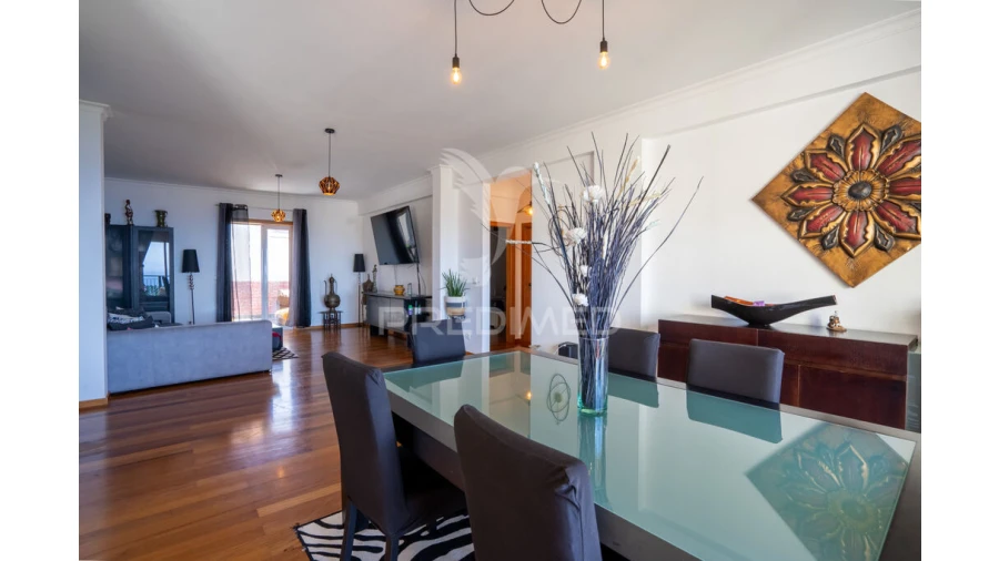 Apartamento T2 para Venda em Caniço Foto 2