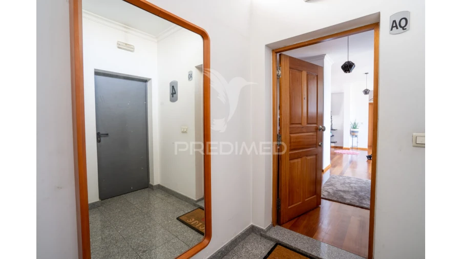 Apartamento T2 para Venda em Caniço Foto 7