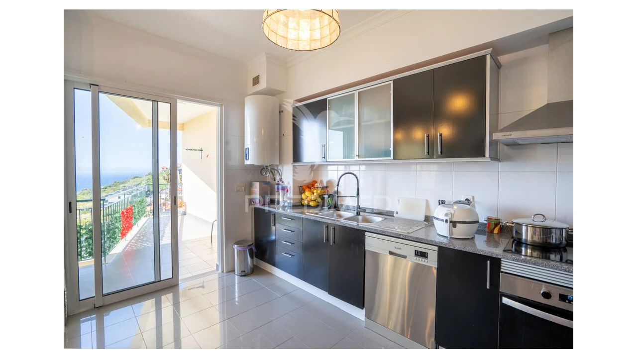 Apartamento T2 para Venda em Caniço Foto 5