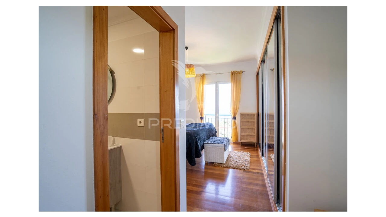 Apartamento T2 para Venda em Caniço Foto 14