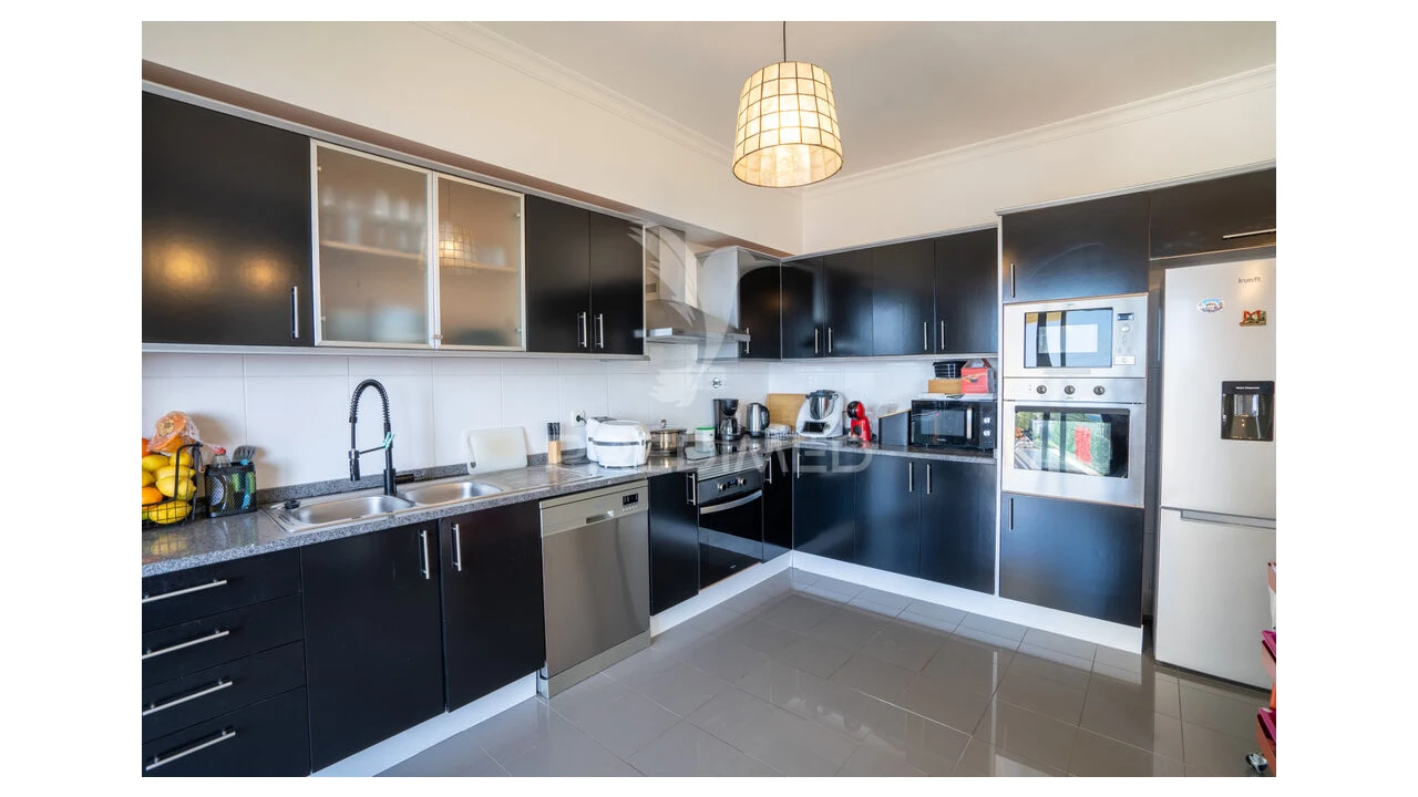 Apartamento T2 para Venda em Caniço Foto 4