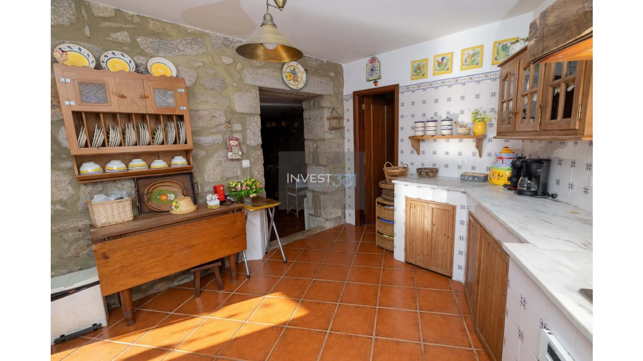 Moradia T4 para Venda em Coura Foto 8