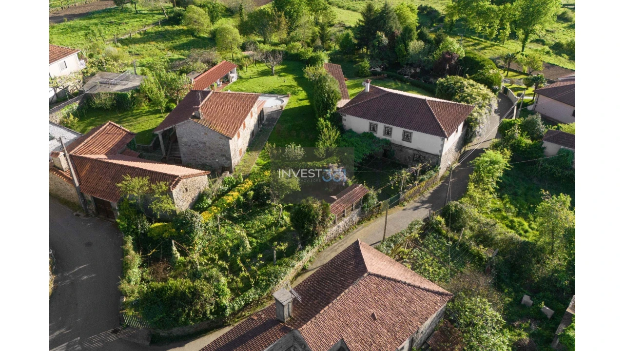 Moradia T4 para Venda em Coura Foto 38